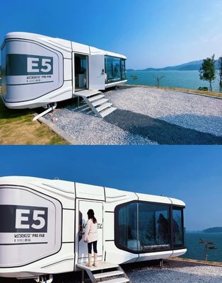 럭셔리 캠핑 모험을 위한 맞춤형 컬러 프리팩트 캐빈 스페이스 캡슐 하우스